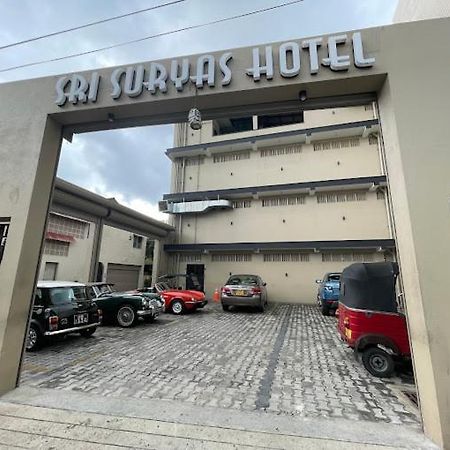 Sri Suryas Hotel Коломбо Экстерьер фото